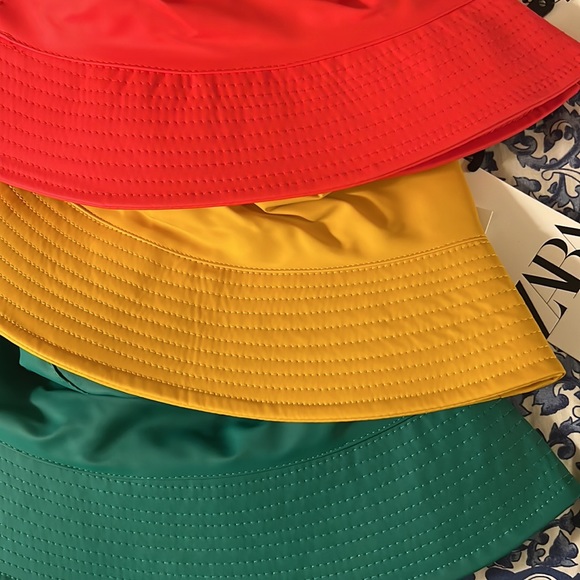Zara Water Repellent Bucket Hat Size Medium Red - Picture 10 of 10